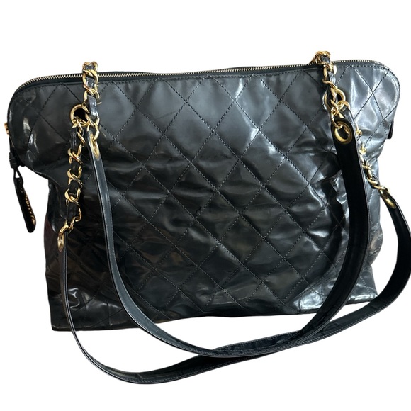 Authentic vintage Chanel quilted dome bag - Picture 1 of 16